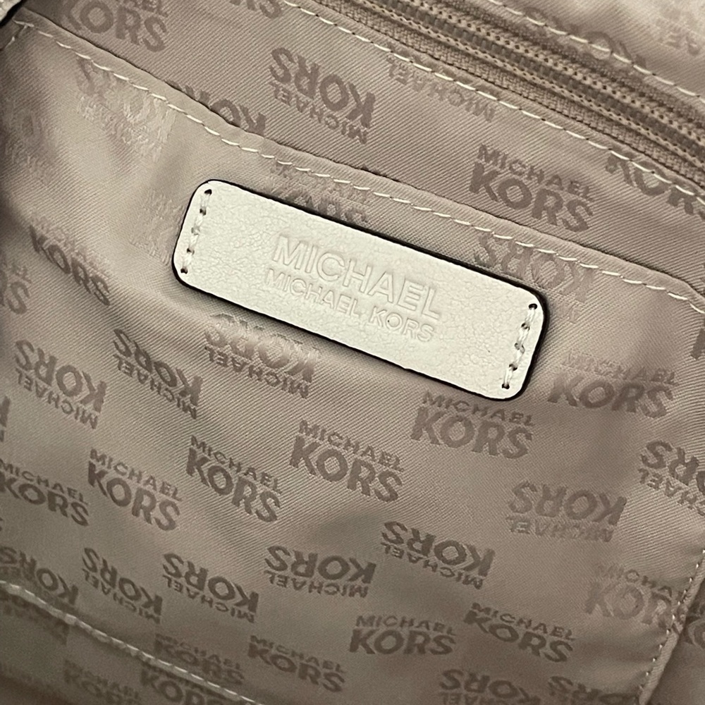 Michael Kors Straw Taco Shaped Bag - Picture 5 of 8